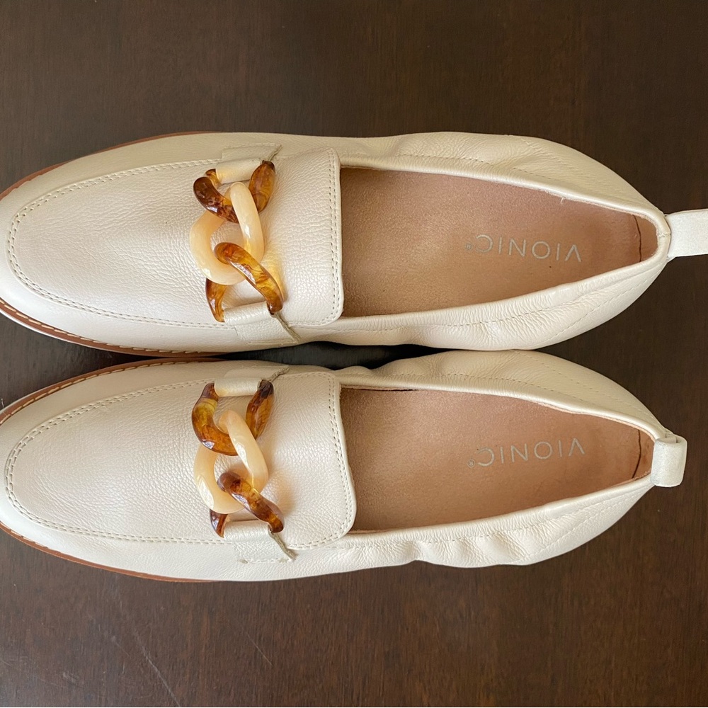 Vionic Women's Tan Loafers with Chain Detail